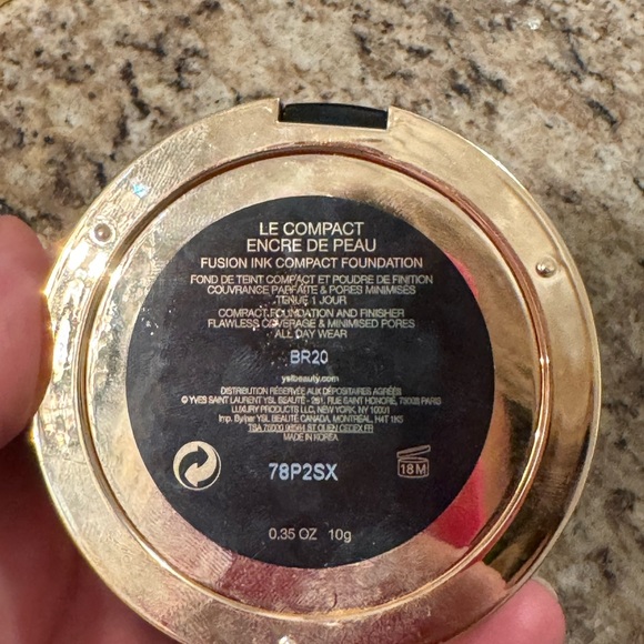 YSL Fusion Ink Cushion Foundation - Picture 3 of 5